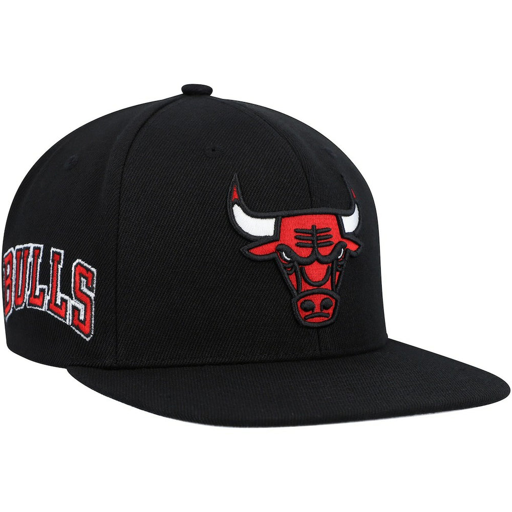 Black Chicago Bulls Side Core 2.0 Snapback Hat | NBA
