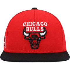 Red/Black Chicago Bulls Side Core 2.0 Snapback Hat | NBA