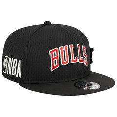 Black Chicago Bulls Post-Up Pin Mesh 9FIFTY Snapback Hat | NBA