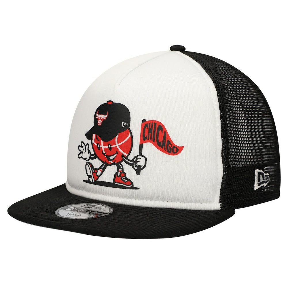 White/Black Chicago Bulls Youth Court Sport Mascot 9FIFTY Snapback Hat | NBA