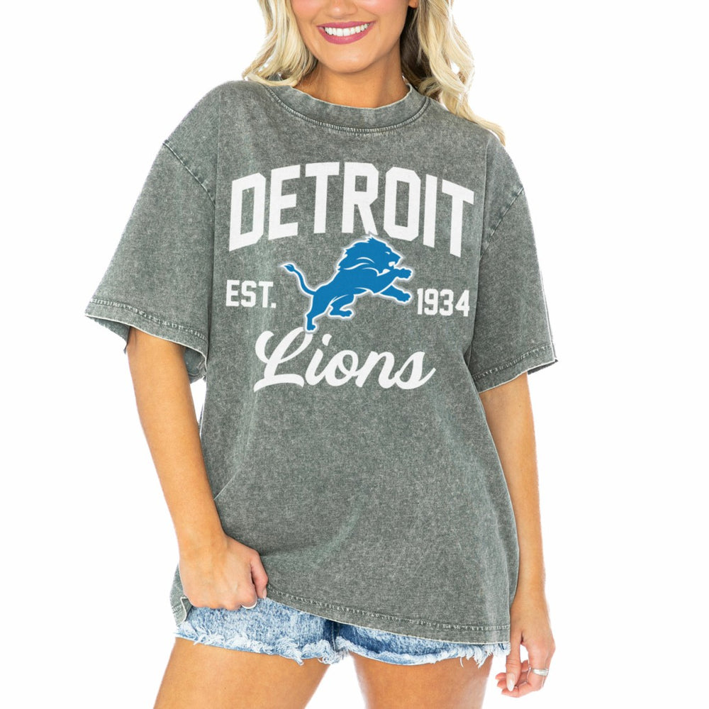 Detroit Lions Gameday Couture Women's Tackle Titan Boyfriend Washed T-Shirt | NFL Discount