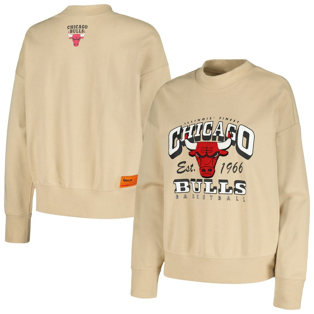 Cream Chicago Bulls Qore Women's Oversized Cozy Mock Neck Pullover Sweatshirt | NBA