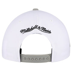 White Chicago Bulls Core Snapback Hat | NBA