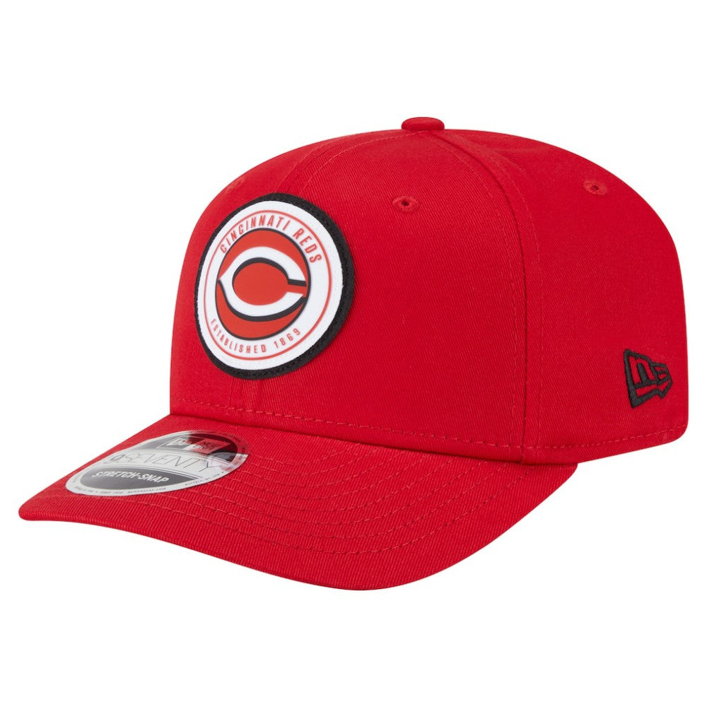 Cincinnati Reds New Era Circle Patch 9SEVENTY Stretch-Snap Hat - MLB Hats