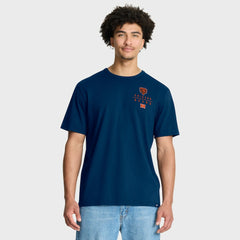Chicago Bears Passing Pocket Legacy T-Shirt | NFL Online