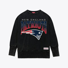 New England Patriots Women's Delineate Mineral Wash Crewneck Sweatshirt | NFL New