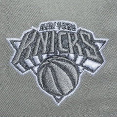 Gray New York Knicks Thunderstorm Head Coach Pro Crown Snapback Hat | NBA