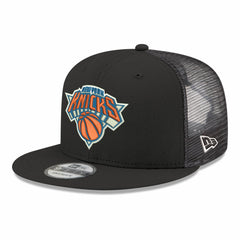 Black New York Knicks Core Logo Meshback 9FIFTY Snapback Hat | NBA