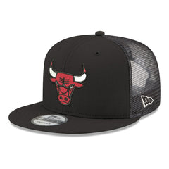 Black Chicago Bulls Core Logo Meshback 9FIFTY Snapback Hat | NBA