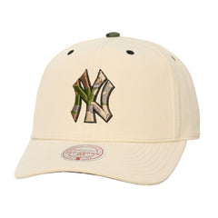 New York Yankees Mitchell & Ness Unisex Camo Logo Pro Crown Snapback Hat - MLB Hats