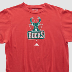 Red Milwaukee Bucks 2010s T-shirt | NBA