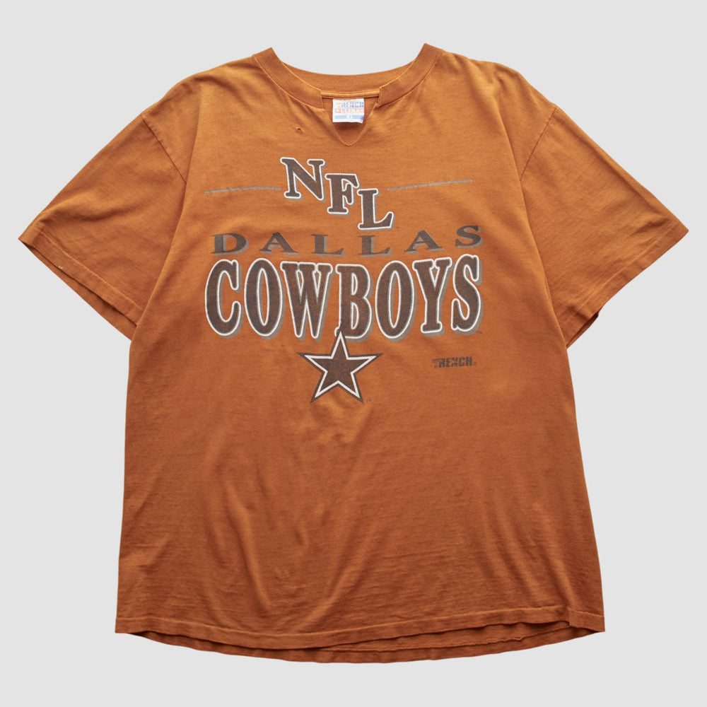 Dallas Cowboys Trench 90s T-shirt | NFL Outlet
