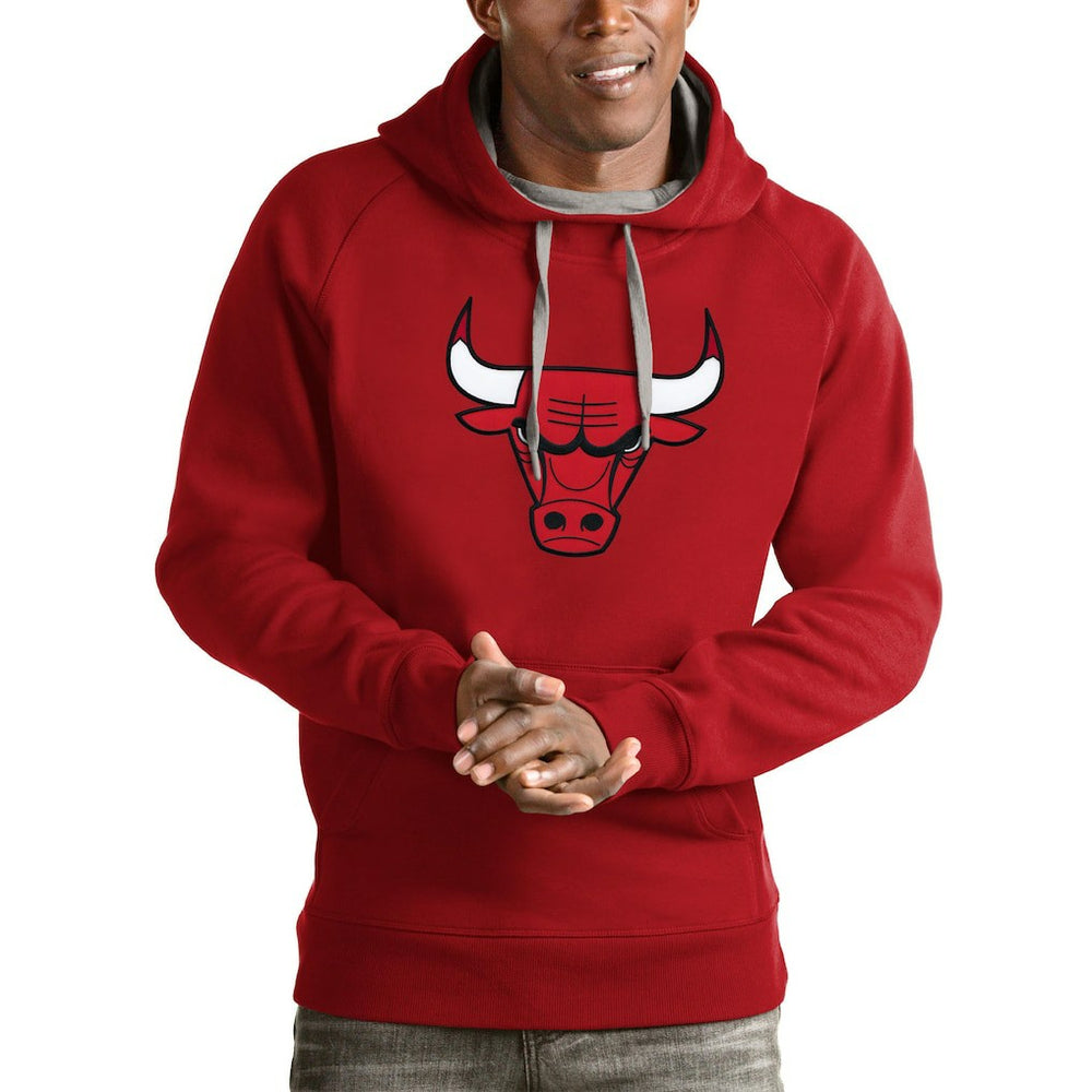 Red Chicago Bulls Antigua Logo Victory Pullover Hoodie | NBA