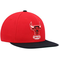 Red/Black Chicago Bulls Hardwood Classics Team Two-Tone 2.0 Snapback Hat | NBA