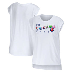 Chicago Cubs WEAR by Erin Andrews Women's Greetings From T-Shirt - MLB T-shirts