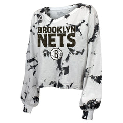 White/Black Brooklyn Nets Majestic Threads Women's Aquarius Tie-Dye Cropped V-Neck Long Sleeve T-Shirt | NBA