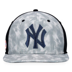 New York Yankees Majestic Smoke Dye Snapback Hat - MLB Hats