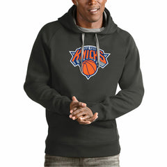 Charcoal New York Knicks Antigua Team Logo Victory Pullover Hoodie | NBA