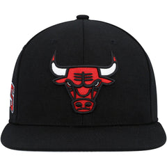 Black Chicago Bulls Side Core 2.0 Snapback Hat | NBA