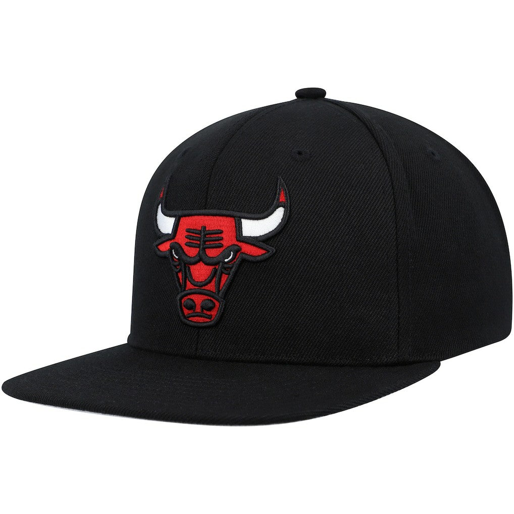 Black Chicago Bulls Side Core 2.0 Snapback Hat | NBA