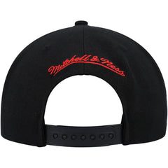 Black Chicago Bulls Side Core 2.0 Snapback Hat | NBA