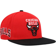 Red/Black Chicago Bulls Side Core 2.0 Snapback Hat | NBA