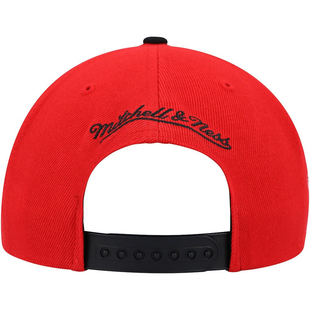 Red/Black Chicago Bulls Side Core 2.0 Snapback Hat | NBA
