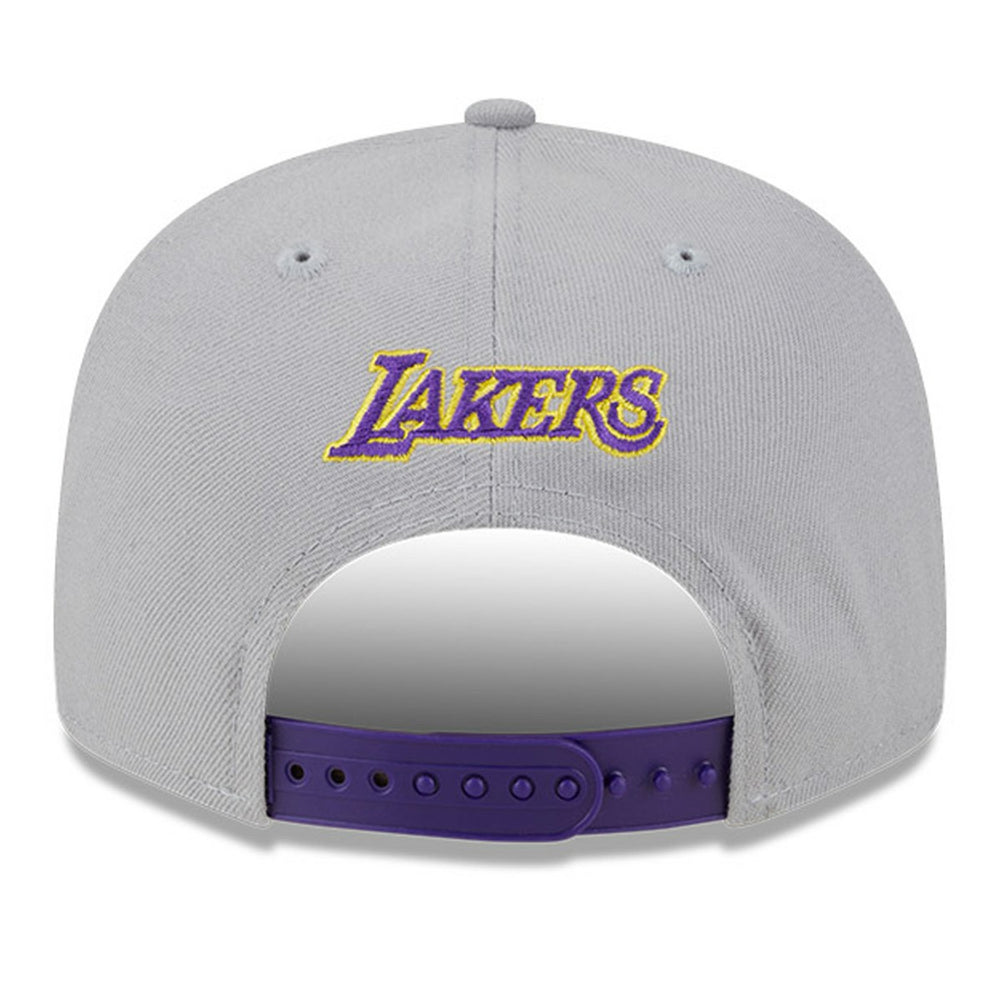Gray Los Angeles Lakers Chenille Band 9FIFTY Snapback Hat | NBA