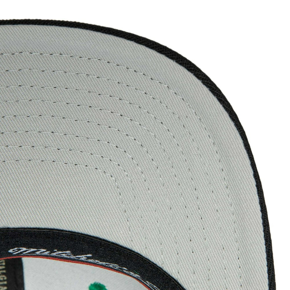 Kelly Green/Black Boston Celtics MVP Team Two-Tone 2.0 Stretch-Snapback Hat | NBA