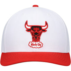 White/Red Chicago Bulls Hardwood Classics Core 2-Tone 2.0 Pro Snapback Hat | NBA