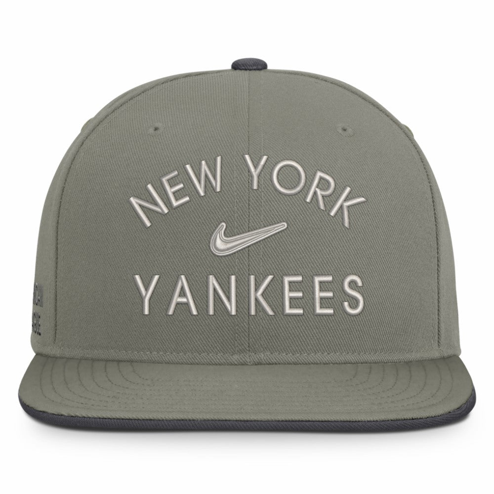 New York Yankees Nike Pro Dri-FIT Snapback Hat - MLB Hats
