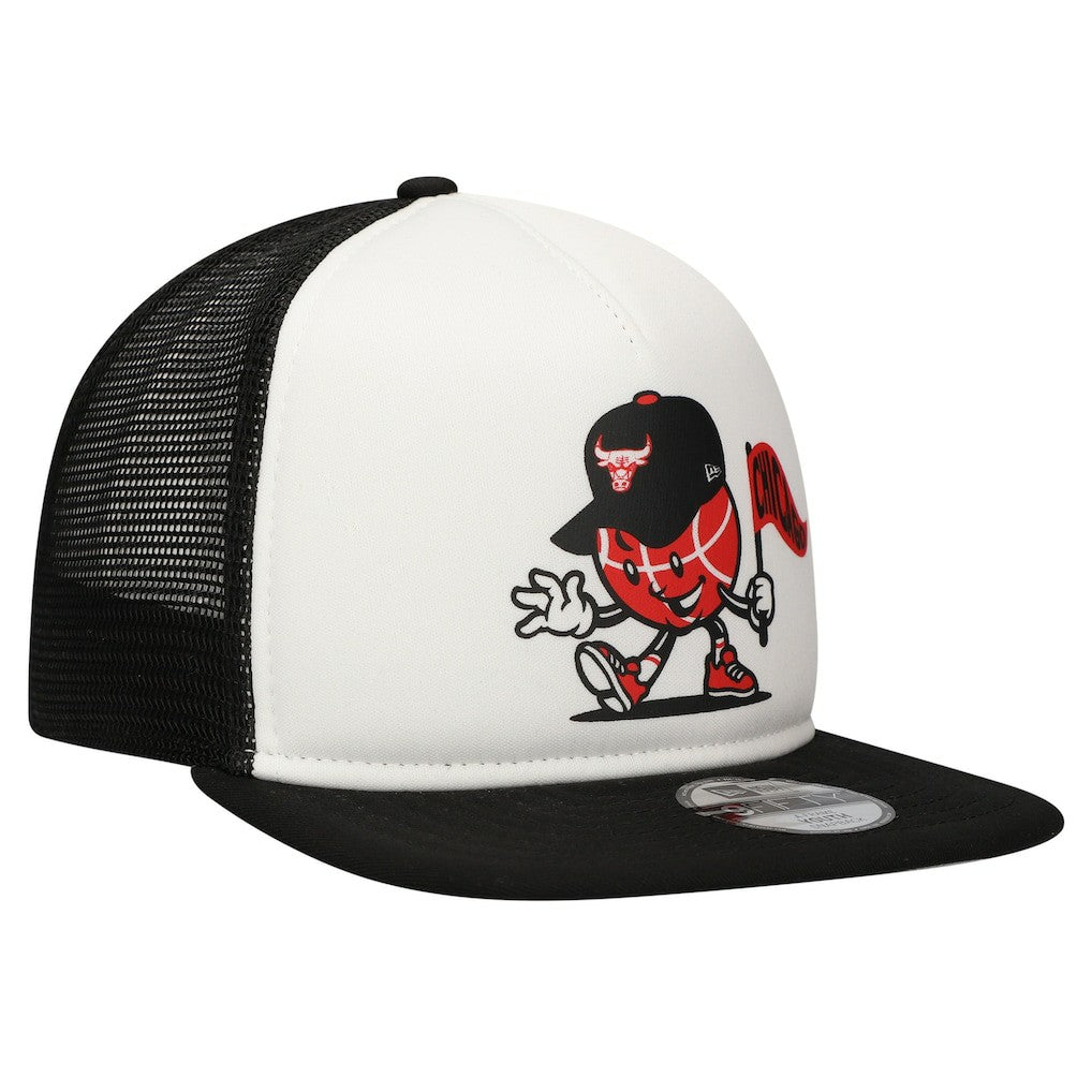 White/Black Chicago Bulls Youth Court Sport Mascot 9FIFTY Snapback Hat | NBA