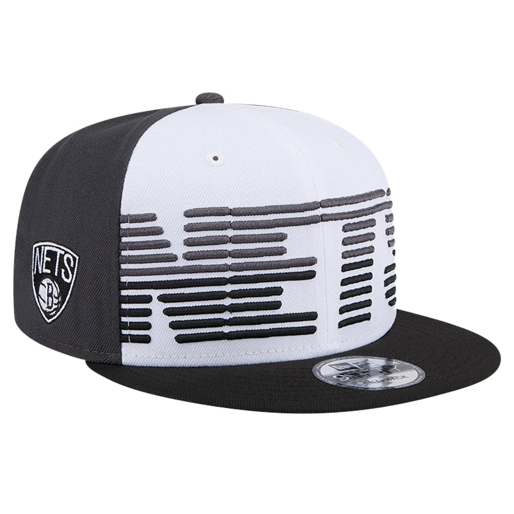 White/Black Brooklyn Nets Throwback Gradient Tech Font 9FIFTY Snapback Hat | NBA