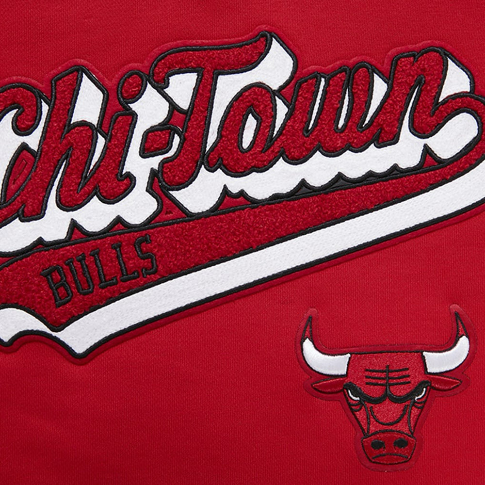 Red Chicago Bulls Pro Standard Women's Script Tail Cropped Pullover Hoodie | NBA