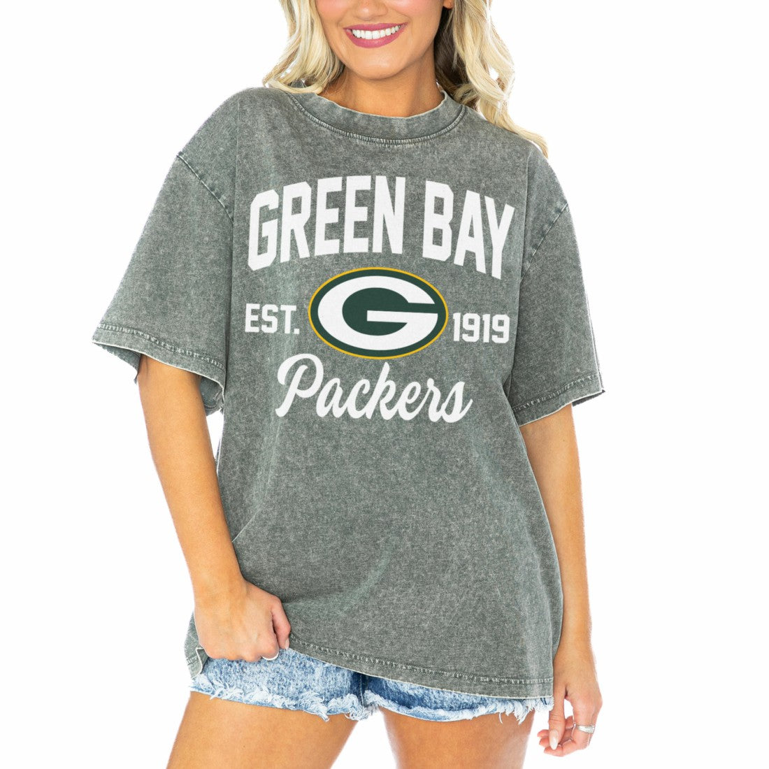Green Bay Packers Gameday Couture Women's Tackle Titan Boyfriend Washed T-Shirt | NFL Outlet