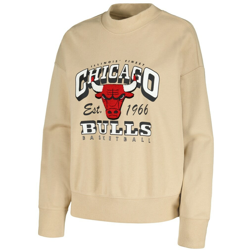 Cream Chicago Bulls Qore Women's Oversized Cozy Mock Neck Pullover Sweatshirt | NBA