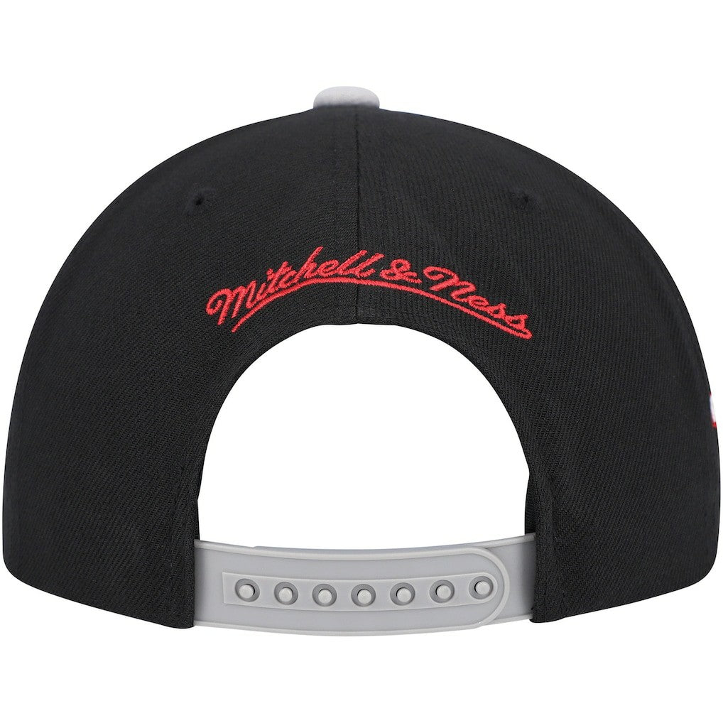 Black/Gray Chicago Bulls Core Snapback Hat | NBA