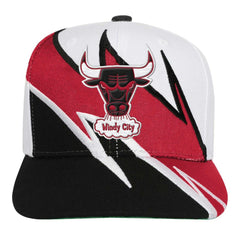 White Chicago Bulls Youth Wave Runner Snapback Hat | NBA