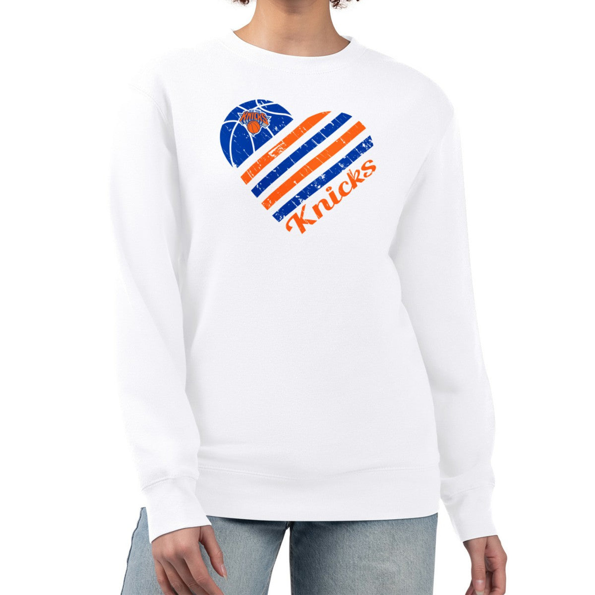 White New York Knicks G-III 4Her by Carl Banks Women's Heart Graphic Fleece Pullover Sweatshirt | NBA
