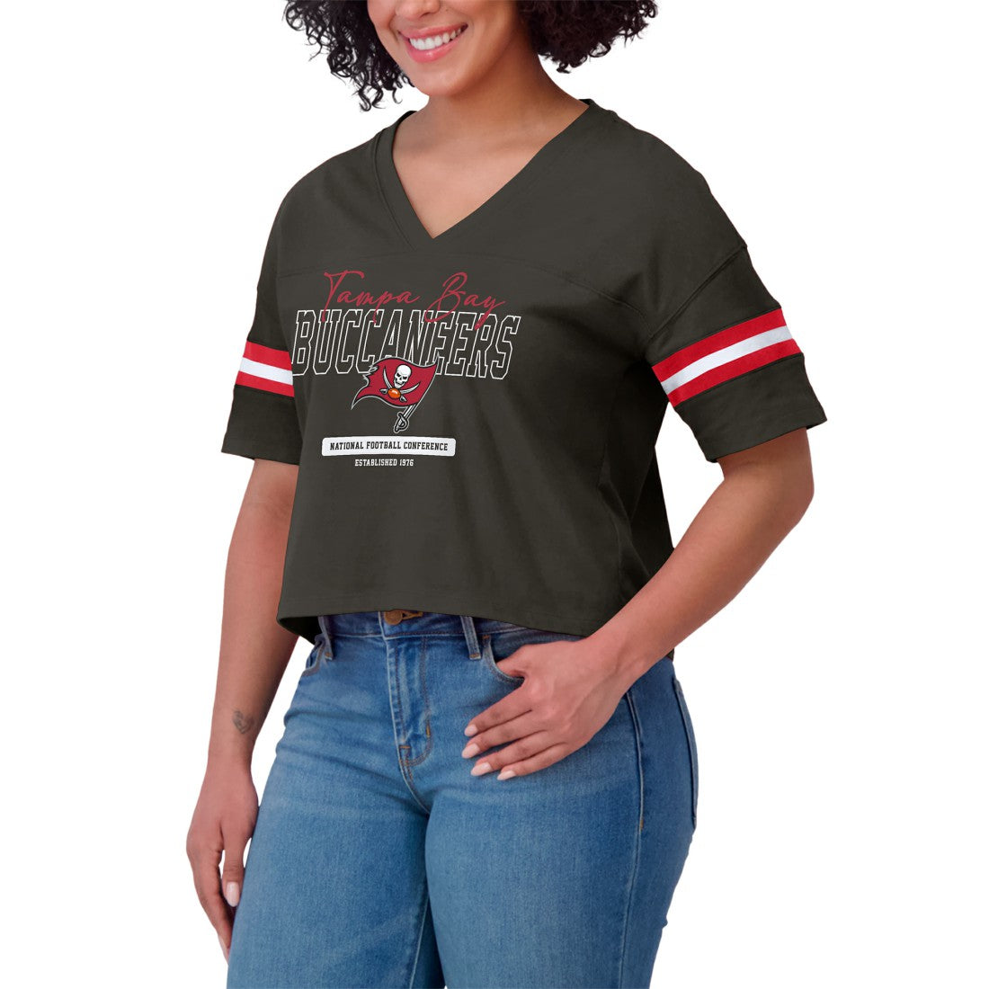Tampa Bay Buccaneers WEAR by Erin Andrews Women's Color Block Boxy Modest Crop V-Neck T-Shirt | NFL Hot