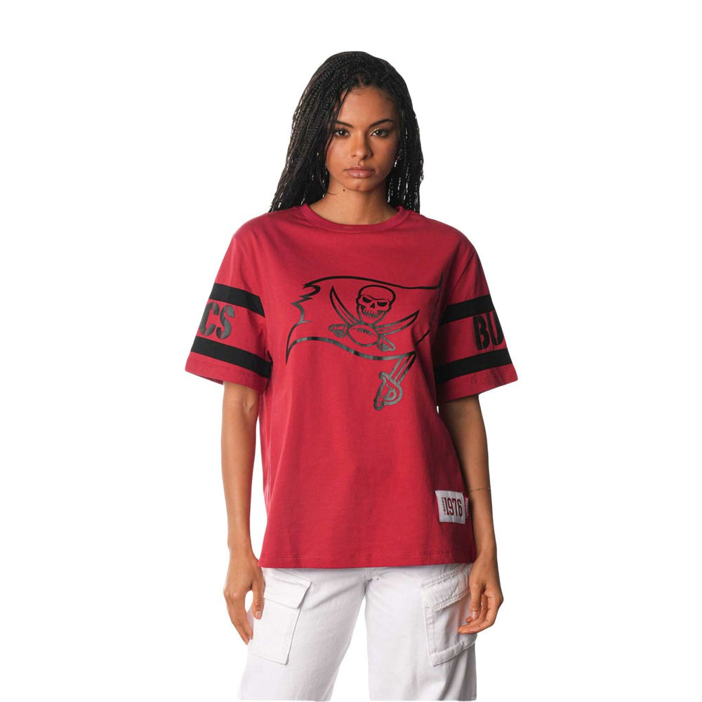 Tampa Bay Buccaneers The Wild Collective Women's Drop Shoulder T-Shirt | NFL Online