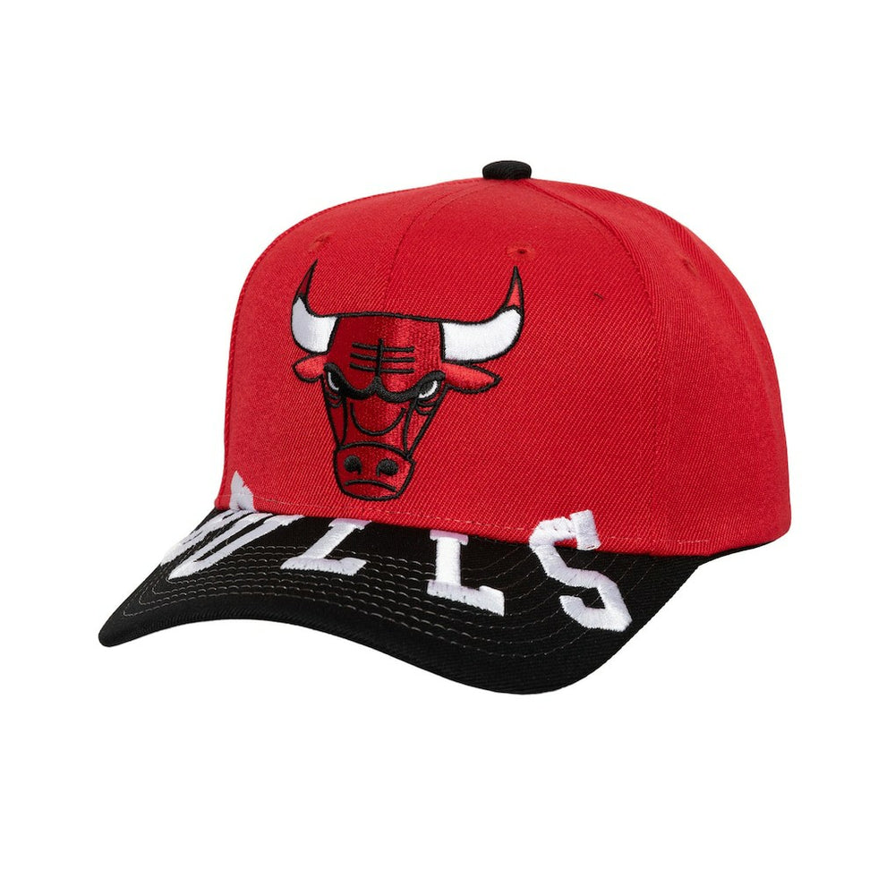 Red/Black Chicago Bulls Underarch Two-Tone Pro Crown Snapback Hat | NBA