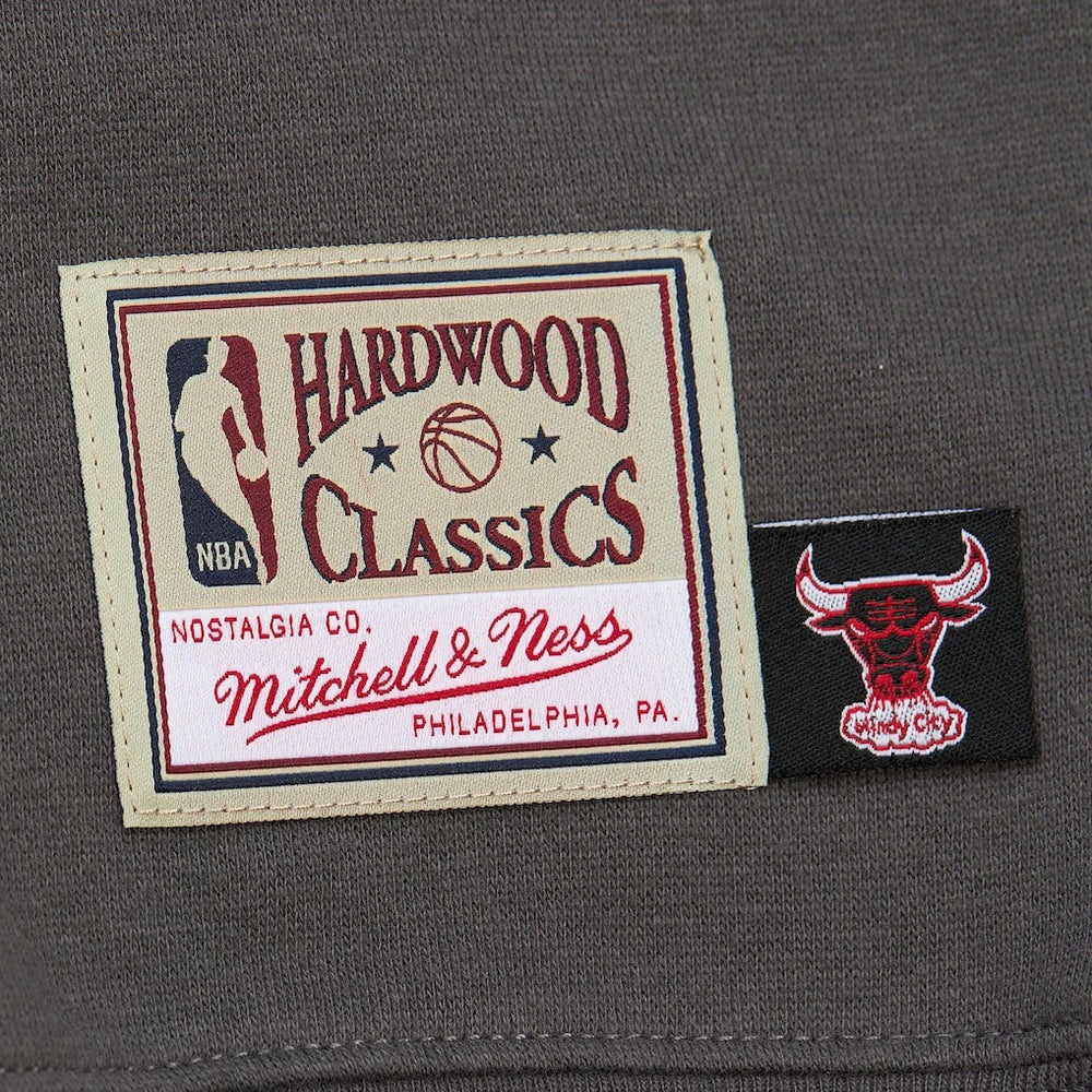 Charcoal Chicago Bulls Women's Hardwood Classics Lightweight Pullover Sweatshirt | NBA