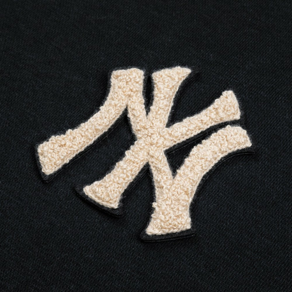 New York Yankees Levelwear Murray Quarter-Zip Sweatshirt - MLB Sweatshirts