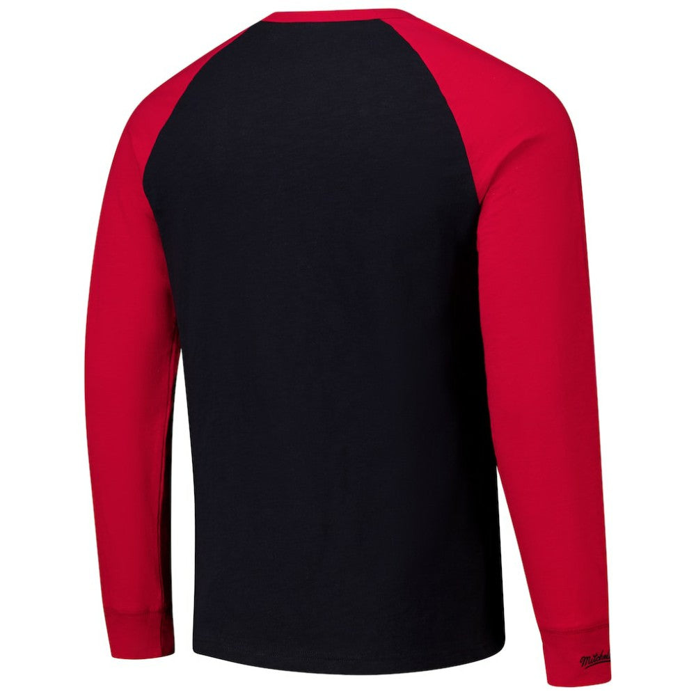 Chicago Blackhawks Mitchell & Ness Legendary Slub Raglan Long Sleeve T-Shirt -  NHL T-shirts