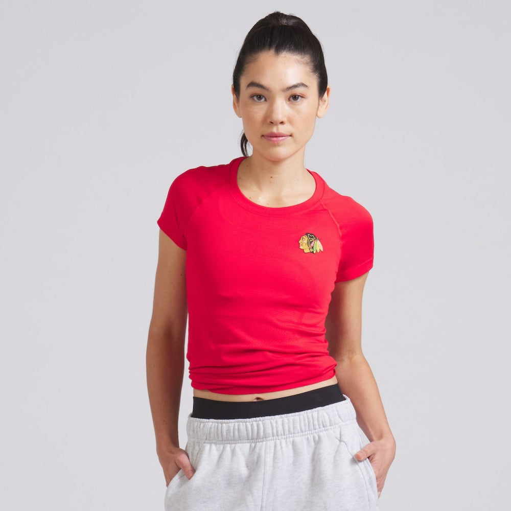 Chicago Blackhawks lululemon Women's Swiftly Tech Short-Sleeve Shirt 2.0 -  NHL