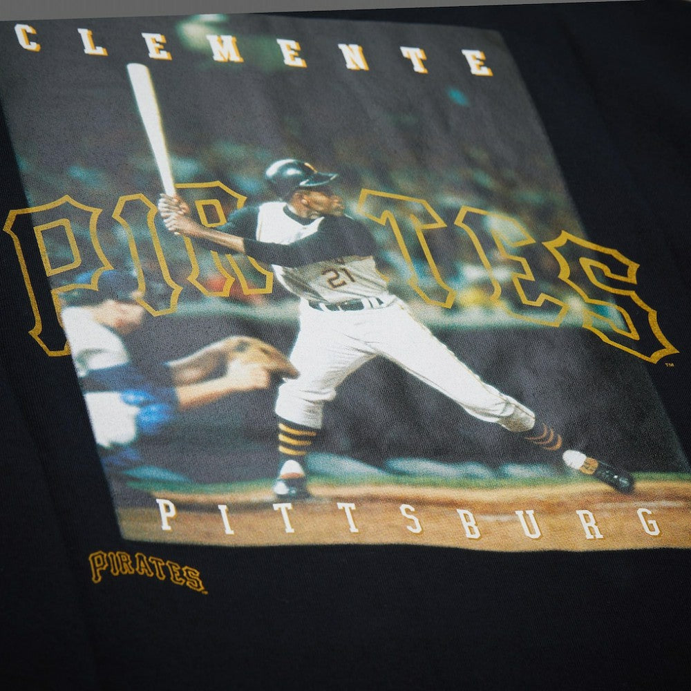 Roberto Clemente Pittsburgh Pirates Mitchell & Ness Legends Collection Vintage Logo T-Shirt - MLB T-shirts