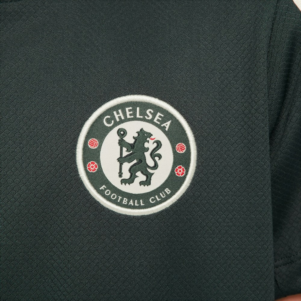 Chelsea Youth 2025/26 Strike Raglan Top