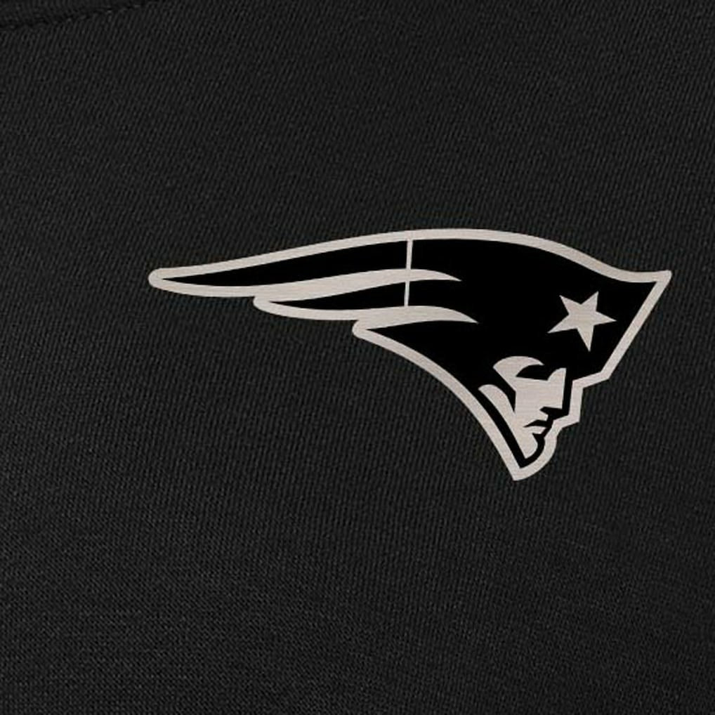 New England Patriots Antigua Women's Victory Pullover Sweatshirt | NFL New