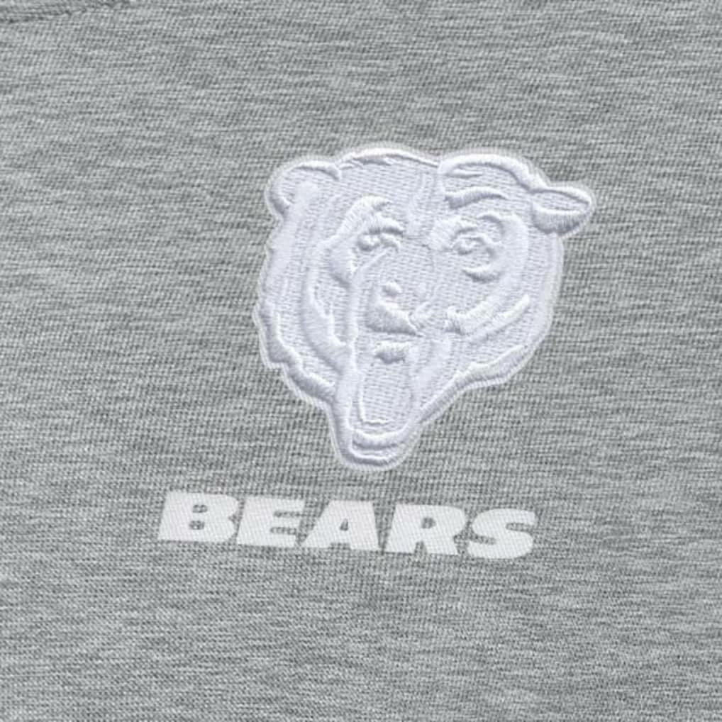 Chicago Bears Antigua Women's Victory Crew Pullover Sweatshirt | NFL Discount